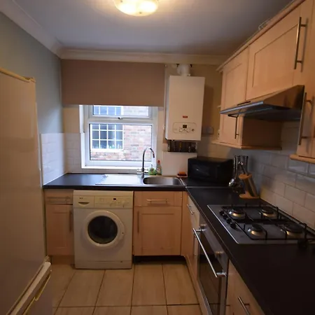 Two Bedroom Flat St Andrews Road London Exterior photo