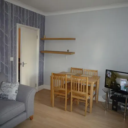 Two Bedroom Flat St Andrews Road London Exterior photo